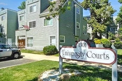 Primary Photo - 1301 University Ave