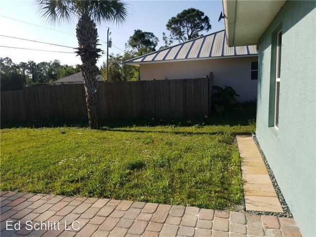 Building Photo - 3 br, 2 bath House - 8226 102nd Ave