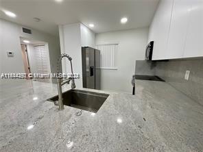 Foto del edificio - 7720 Camino Real