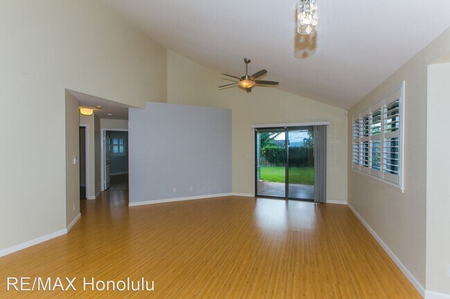 Building Photo - 3 br, 2 bath House - 95-1025 Hookowa St
