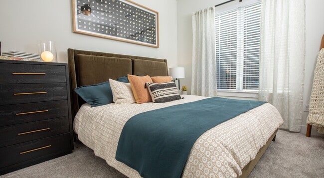 Foto del edificio - Luxe Living + $750 Gift Card Special!