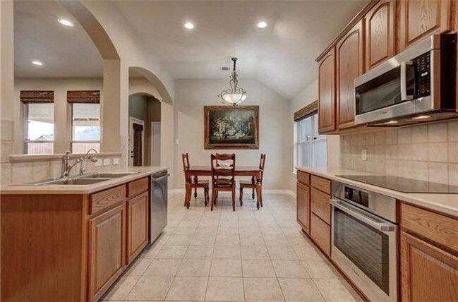 Building Photo - 1616 Ponderosa Dr