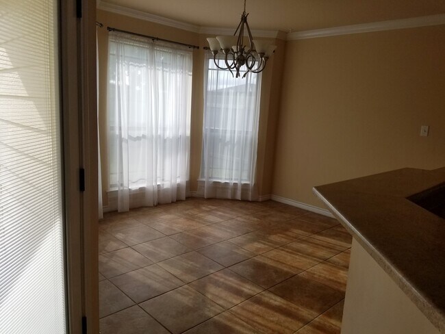 Foto del edificio - 3306 Edgewood Dr