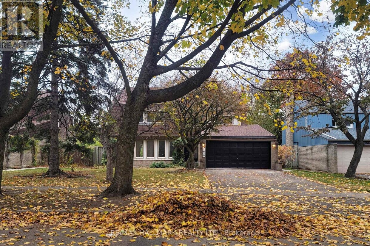 Primary Photo - 1620 Howat Crescent