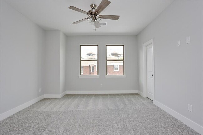 Foto del edificio - 513 W Bell St
