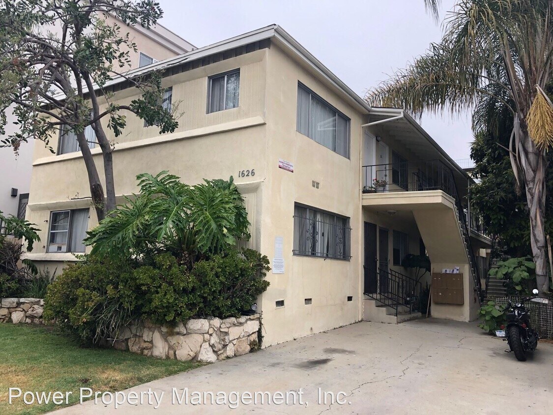 Primary Photo - 1626 Barry Ave