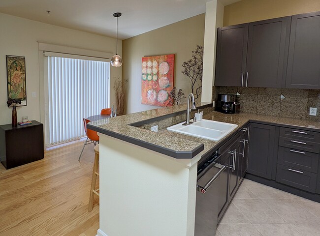 Foto del edificio - 326 Queen Anne Ave N