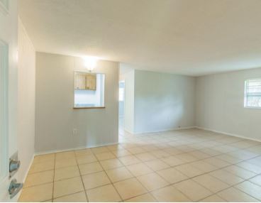 Building Photo - 2210 Thonotosassa Rd