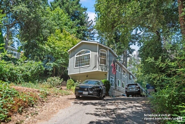 Building Photo - 17985 Helen Way