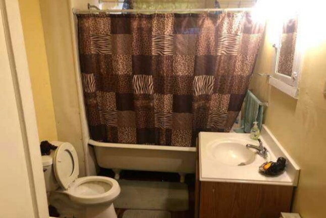 Bathroom - 105 Mt Vernon Ct