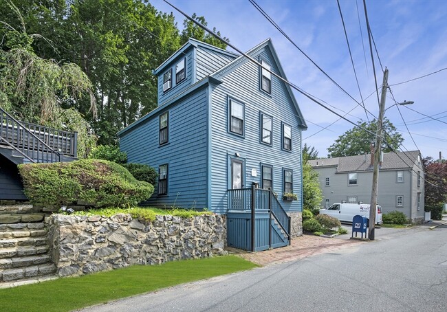 Building Photo - 30 Elm St