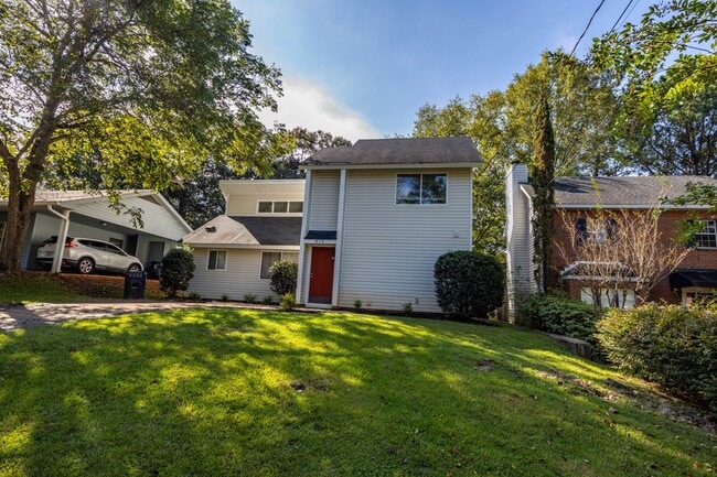 Photo - Spacious 3 Bedroom 2 Bath! House