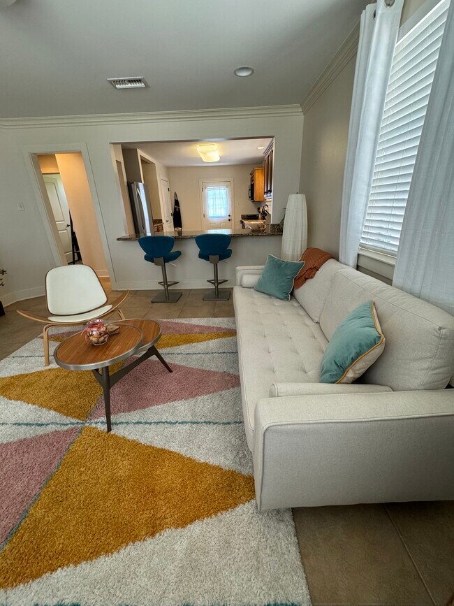 Foto del edificio - 107 Melvyn Dr