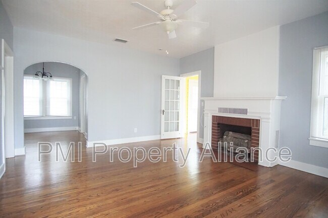 Foto del edificio - 211 N Highland Ave