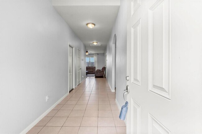 Foto del edificio - 16123 Duck Tail Ln