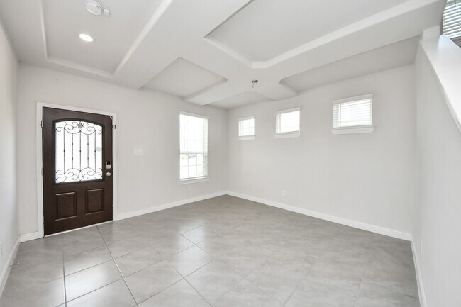 Foto del edificio - 4422 Sandhill Terrace Ln