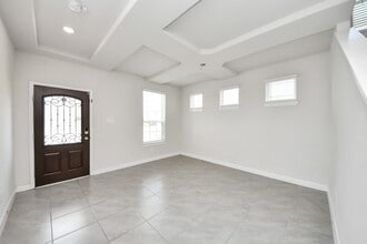 Building Photo - 4422 Sandhill Terrace Ln