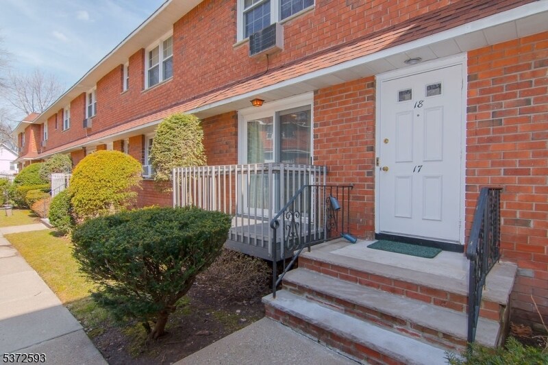 Foto principal - 39 Harrison Ave
