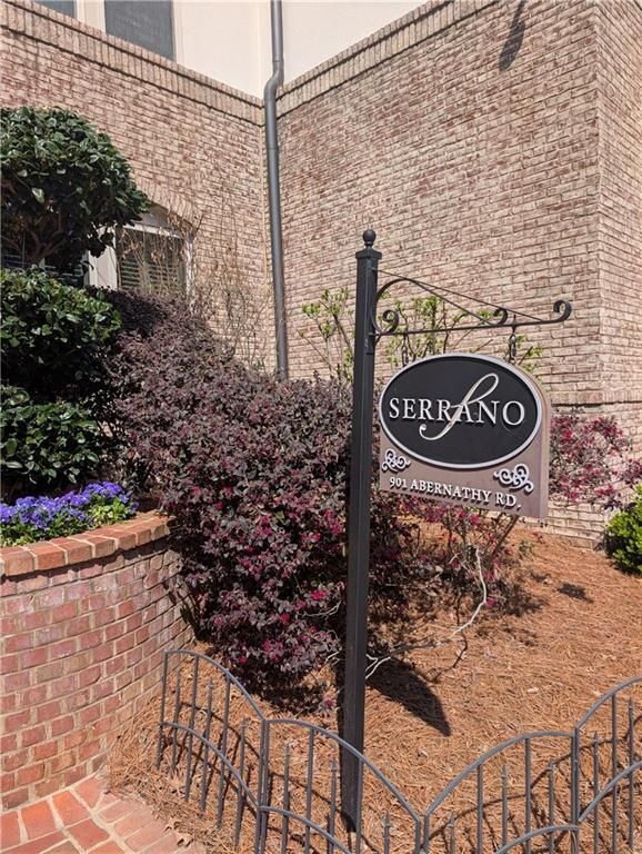 Foto del edificio - 901 Abernathy Rd NE