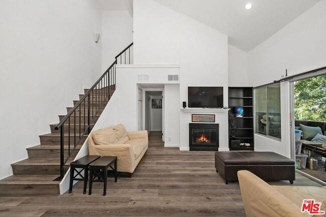 Building Photo - 2309 Summertime Ln