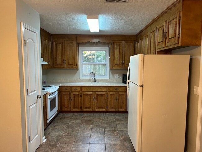 Building Photo - 103 Chickasaw Rd