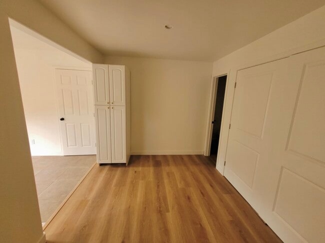 Foto del edificio - 1550 Encino Dr