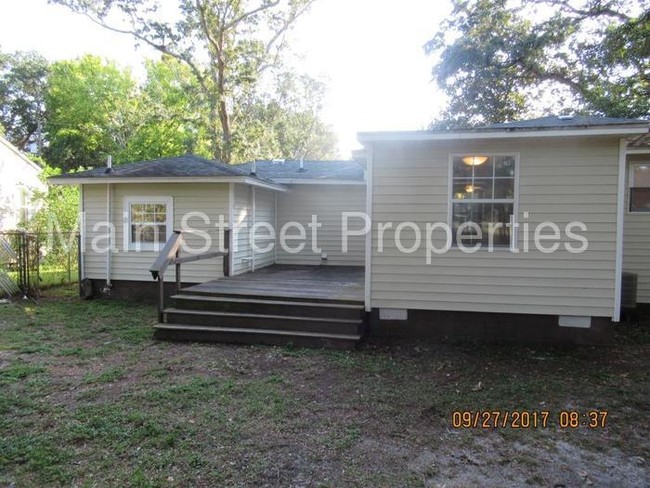 Building Photo - 39 Kennington Dr