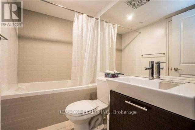 Building Photo - 386 Yonge St