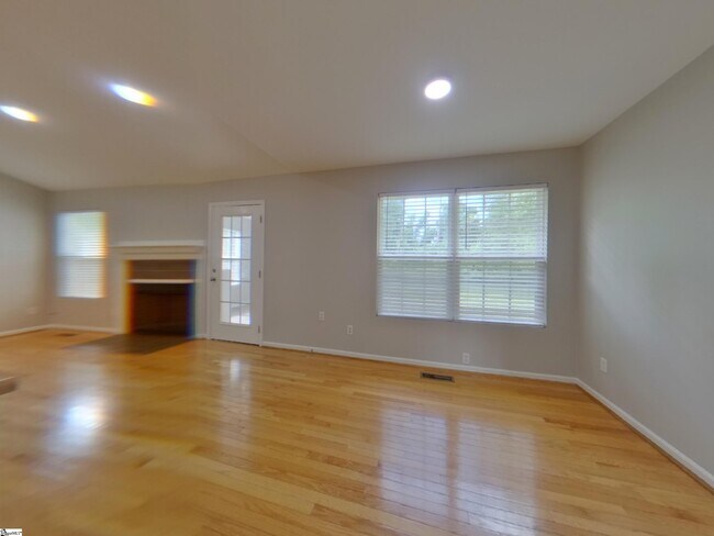 Foto del edificio - 211 Boxwood Ln