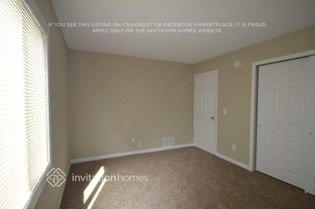 Building Photo - 9908 108th Pl N