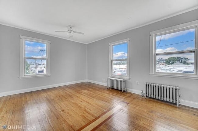 Foto del edificio - 2419 N Oak Park Ave