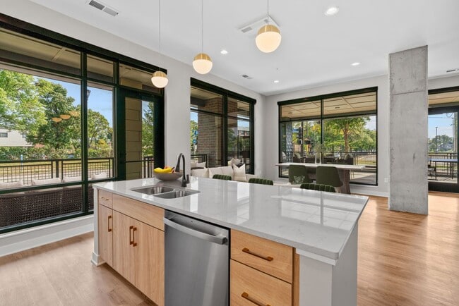 Building Photo - Expo