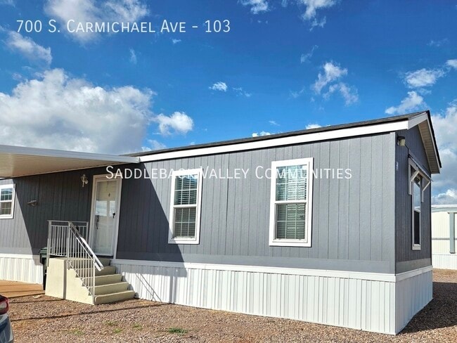 Building Photo - 700 S Carmichael Ave