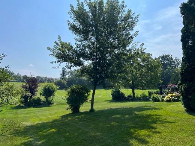 Building Photo - 2156 Hillebrand Dr