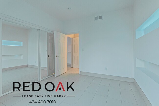 Foto del edificio - Outstanding One Bedroom with a Private Bal...