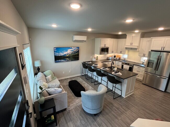 Sala de estar/cocina - 1470 W Cato Springs Rd