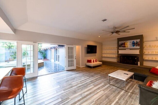 Foto del edificio - 230 White Cedar St