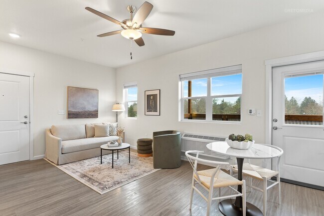 Verda Crossing | Sala de estar de dos habitaciones - Verda Crossing