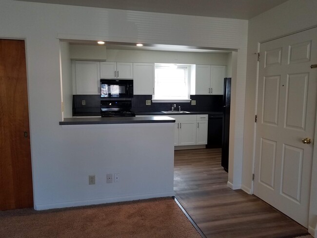 Building Photo - 4211 Sussex Dr