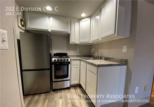 Foto del edificio - 202 E Division Ct