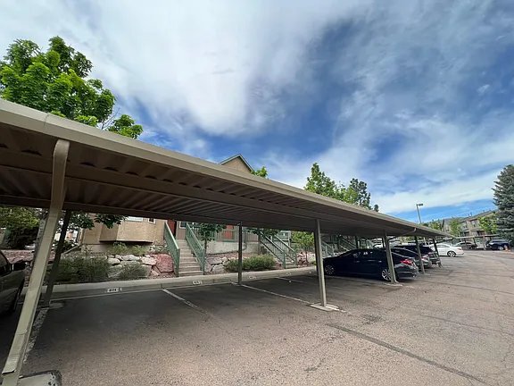 Foto del edificio - 6170 Colony Cir