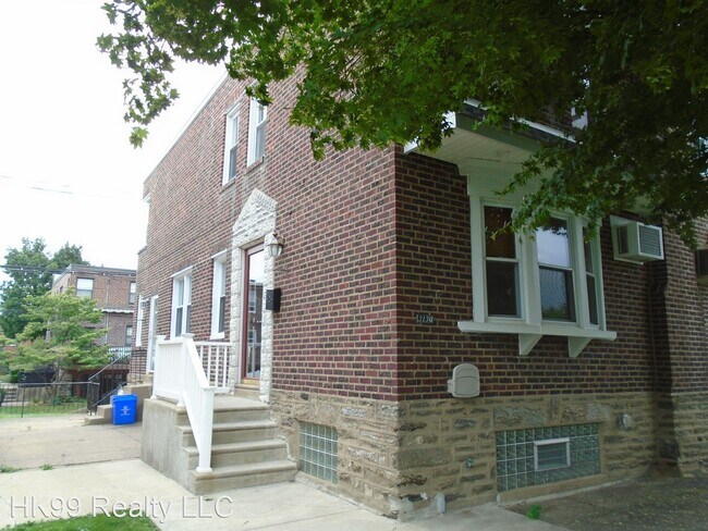 Building Photo - 3 br, 1.5 bath House - 3130 Guilford St.