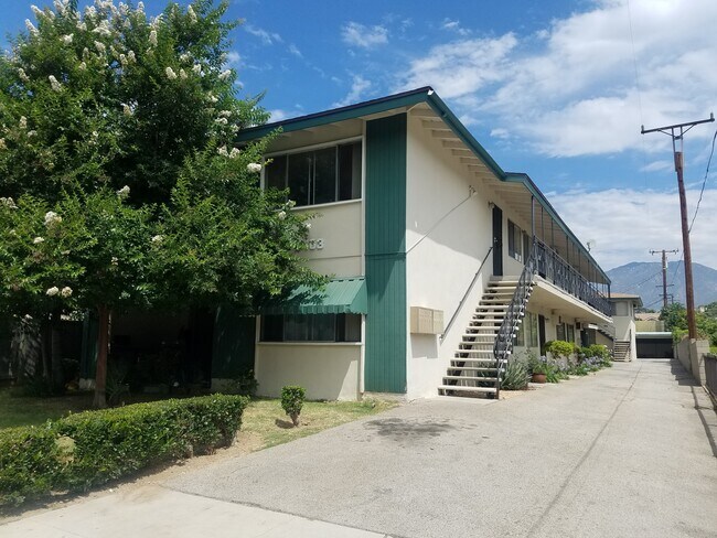 Building Photo - 2403 Seneca St