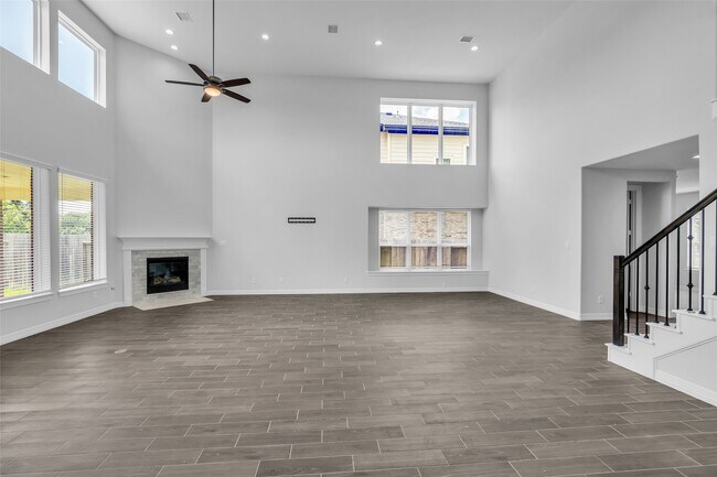 Foto del edificio - 2115 Jitterbug Ln