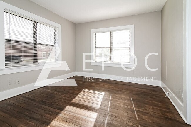 Foto del edificio - 705 E Hughbert St