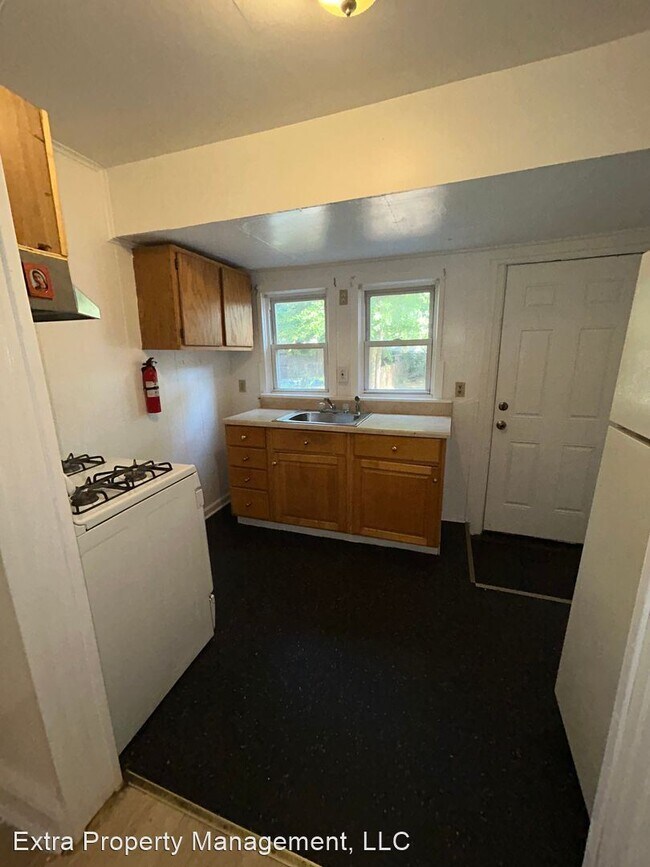 Building Photo - 2 br, 1 bath House - 25 Orange St