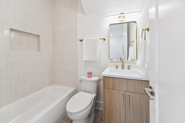 Foto del edificio - 6341 W Montgomery Rd