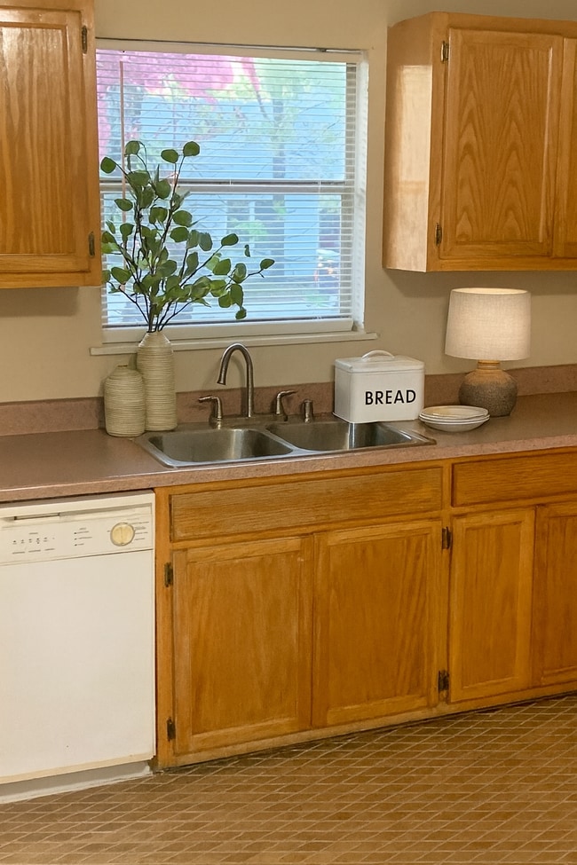 Cocina - 116 Stricklen Ave