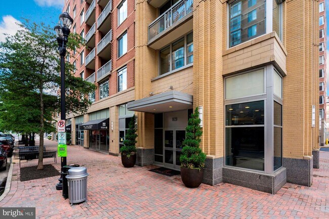 Building Photo - 1020 N Highland St