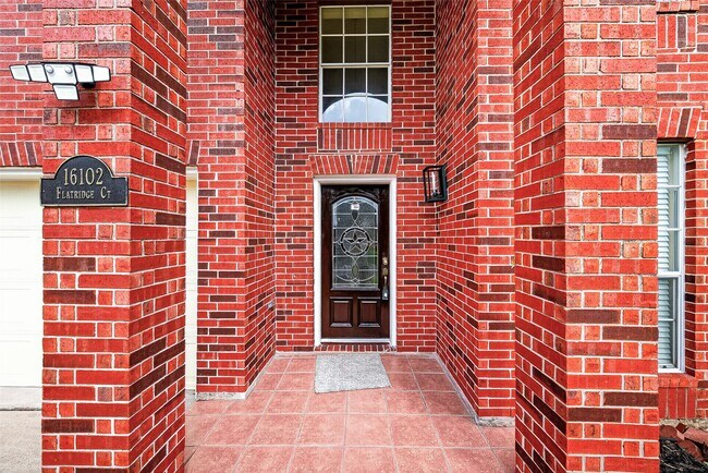 Foto del edificio - 16102 Flatridge Ct